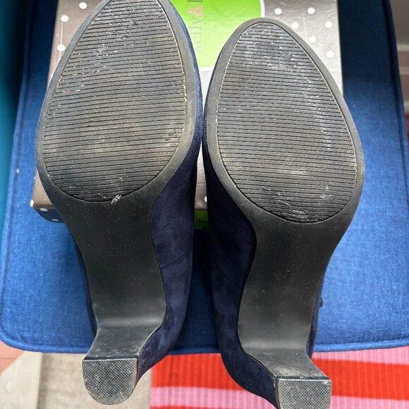 Kelly & Katie Women’s Navy Suede 3” Pump Closed Toe Heels Size 9.5 - Picture 8 of 8